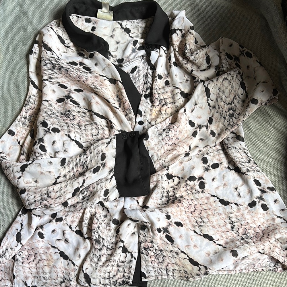 Nice Quality Worthington Animal Print Long-Sleeve Blouse